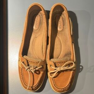 Sperry Tan Leather Flats Timeless Moccasin Style